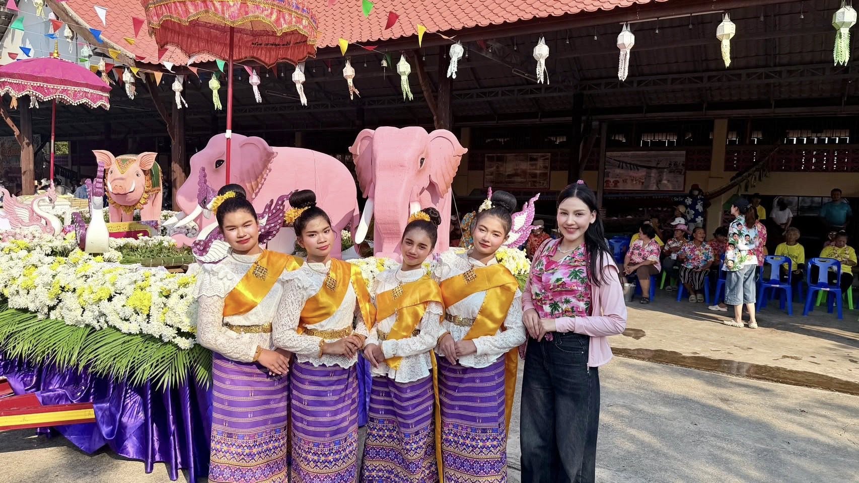 สืบสานวัฒนธรรมท้องถิ่น... โรงเรียนวังกรดพิทยาร่วมรำถวายหลวงพ่อลือ